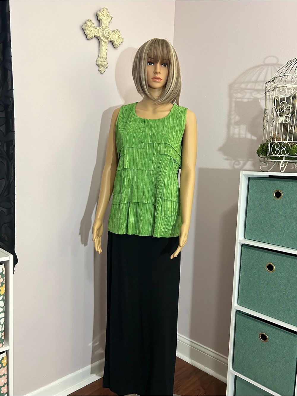 Dressbarn women’s Green Sleeveless Layered Top size Large